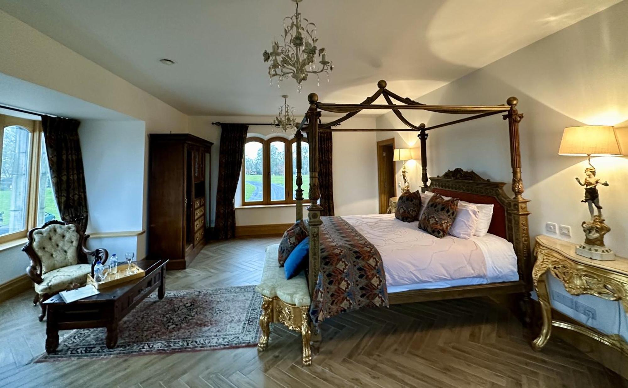 Claregalway Castle Bed & Breakfast Exterior photo