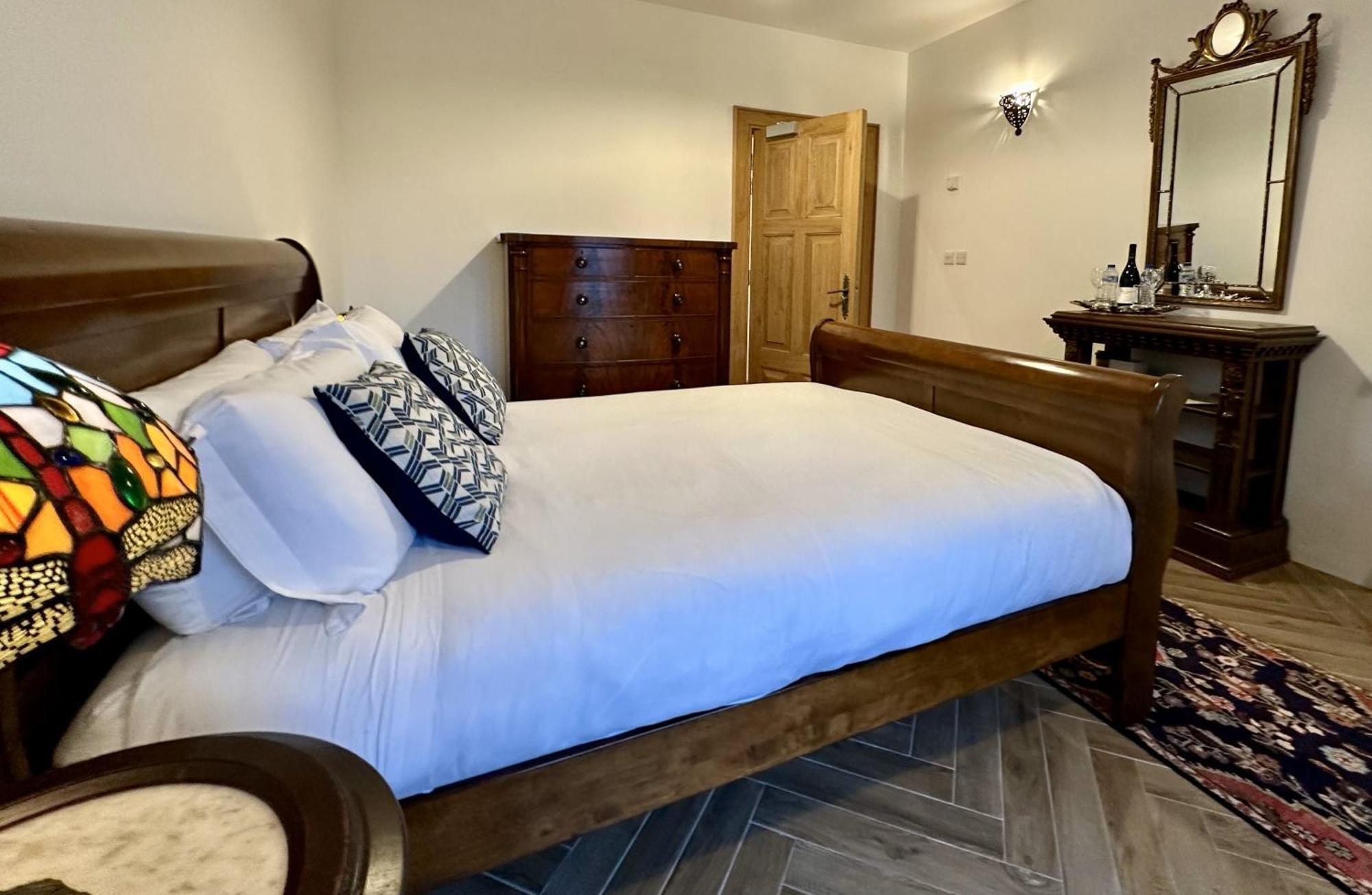 Claregalway Castle Bed & Breakfast Exterior photo